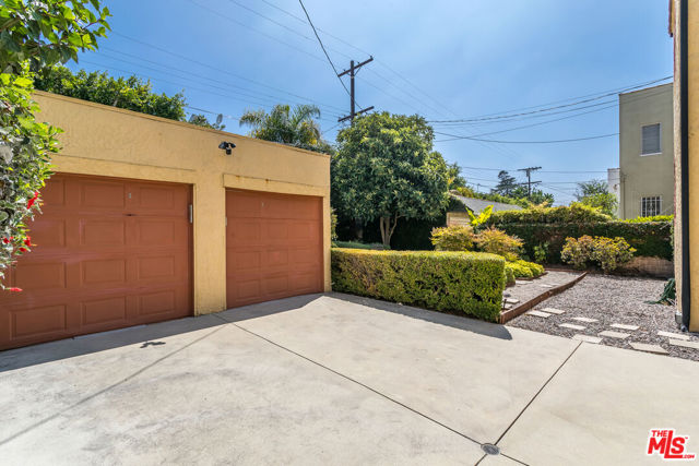 122 Harper Avenue, Los Angeles, California 90048, ,Multi-Family,For Sale,Harper,24432915