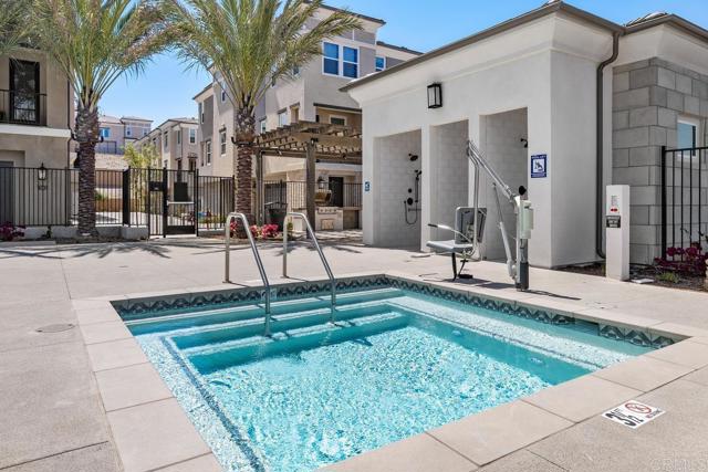 1207 Sunrise View, San Marcos CA: https://media.crmls.org/mediaz/8a8d3608-603d-498b-a0cf-fac32e24f32a.jpg