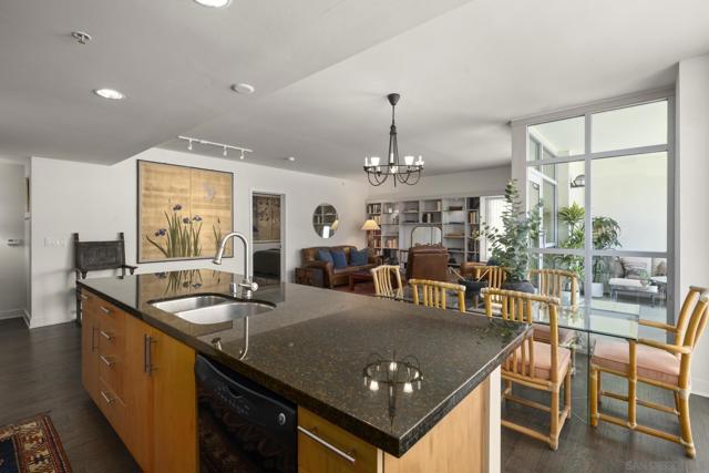 3812 Park Blvd, San Diego CA: https://media.crmls.org/mediaz/8a8de9e0-bb0b-4192-9b83-5ac8038a8f60.jpg