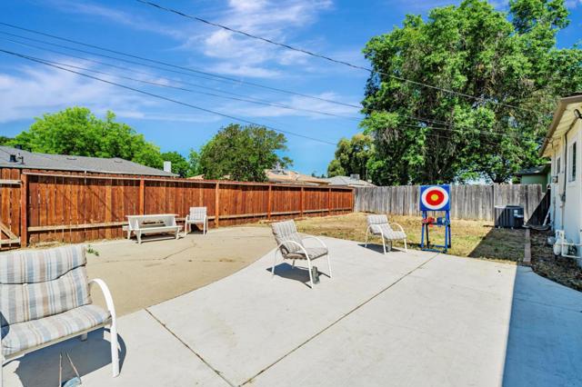 2105 Geneva Drive, Modesto CA: https://media.crmls.org/mediaz/8a8e0da5-fdbe-4979-a3a9-e161153e7f3d.jpg