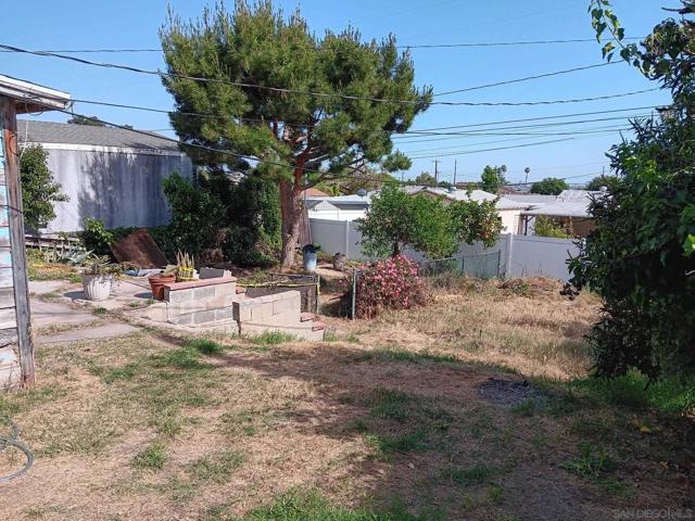 902 E Greenwood Ave E, La Habra CA: https://media.crmls.org/mediaz/8a8e1009-f060-4474-93ba-2ae8557c9e63.jpg