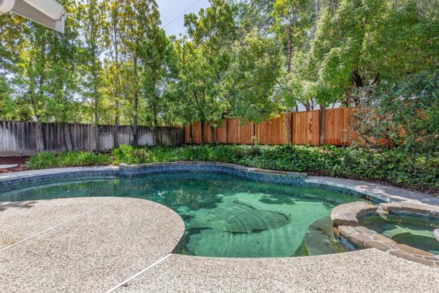 20412 CUNNINGHAM Place, Saratoga CA: https://media.crmls.org/mediaz/8a8e4439-3747-451b-94b8-a018c1bc8603.jpg