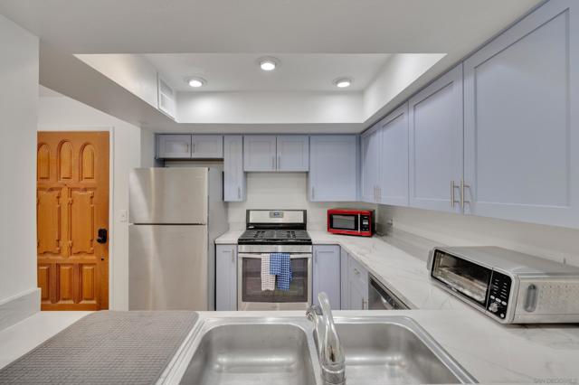 4055 Falcon St, San Diego CA: https://media.crmls.org/mediaz/8a8e46ad-e676-43d4-ac32-eccf61d3b5aa.jpg