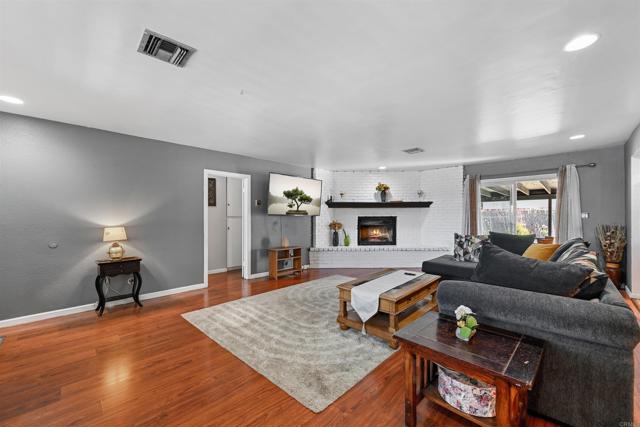 Detail Gallery Image 5 of 30 For 1141 Fifth Ave, Chula Vista,  CA 91911 - 3 Beds | 2 Baths