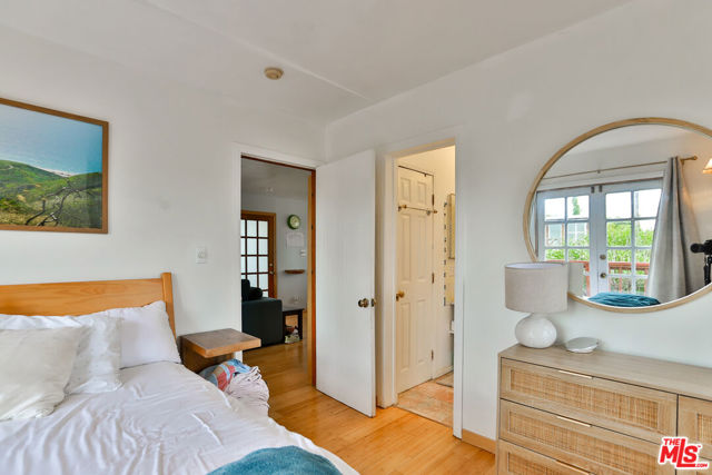 3110 Highland Avenue, Santa Monica CA: https://media.crmls.org/mediaz/8a8eb79c-2d45-4781-ade3-9ae0c3cb8272.jpg