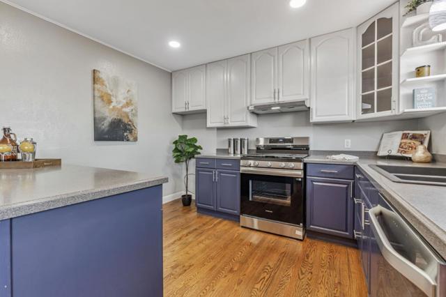 3810 Coronado Way, San Bruno CA: https://media.crmls.org/mediaz/8a8f727b-0efe-4765-bf10-9434e055eccf.jpg