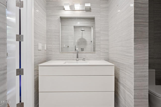 Detail Gallery Image 28 of 41 For 329 Westbourne Dr, West Hollywood,  CA 90048 - 2 Beds | 3 Baths