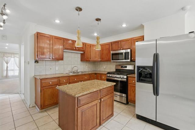 139 Frankfort Street, Daly City CA: https://media.crmls.org/mediaz/8a907761-73f3-4f11-9e34-da4cfe7dd568.jpg