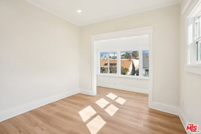 247 S Benton Way, Los Angeles CA: https://media.crmls.org/mediaz/8a916c5d-340b-473d-ba09-5b8c971605b4.jpg