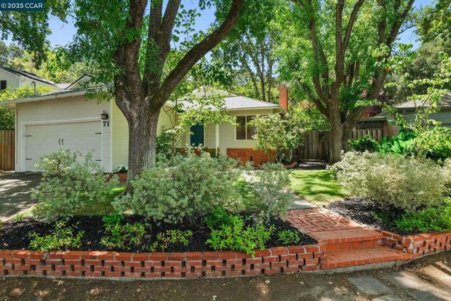 71 Maple Ln, Walnut Creek CA: https://media.crmls.org/mediaz/8a919a89-02a8-47b6-aae9-426ad49e4df5.jpg
