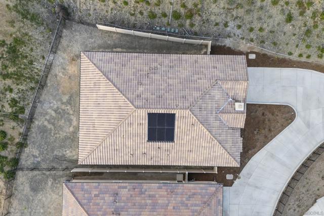 1238 Topanga Dr, San Marcos CA: https://media.crmls.org/mediaz/8a91ca4b-beac-4d34-930c-fde12b79a713.jpg