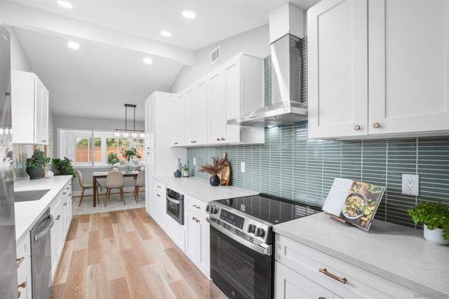 7111 Regner Rd, San Diego CA: https://media.crmls.org/mediaz/8a93153e-7d1c-4b60-93fb-f4afe17beb4d.jpg