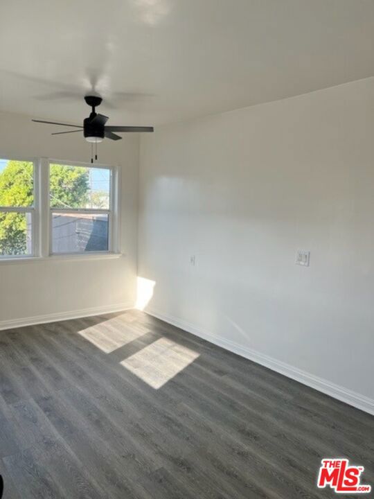 6006 6006 1/2 W Pico Boulevard, Los Angeles CA: https://media.crmls.org/mediaz/8a9333a0-d390-453d-8373-ab56012b592d.jpg