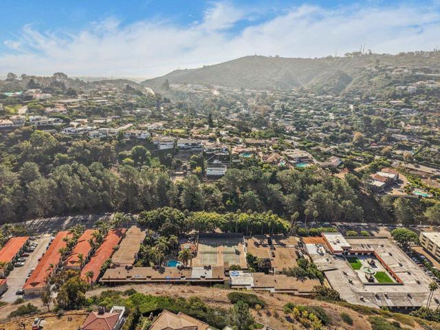 2600 Torrey Pines Road, La Jolla CA: https://media.crmls.org/mediaz/8a93509f-aec3-45a9-9a49-3e8b9c8cc9df.jpg