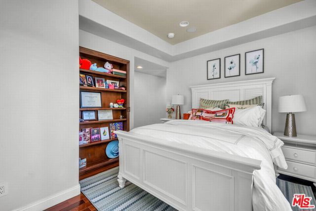 3110 Benedict Canyon Drive, Beverly Hills CA: https://media.crmls.org/mediaz/8a9429c1-e97a-4be6-8263-64289d1b1fa5.jpg