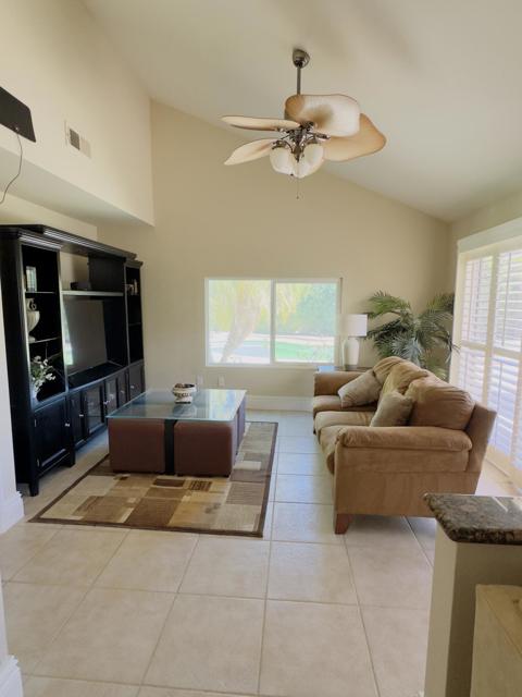 43512 Via Magellan Drive, Palm Desert CA: https://media.crmls.org/mediaz/8a956668-29a3-4058-b846-0e9aeff4b9d1.jpg
