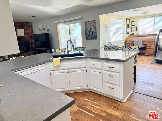 8125 Centola Road, Phelan CA: https://media.crmls.org/mediaz/8a9644b1-bffd-4435-b89b-bf53e01bdb51.jpg