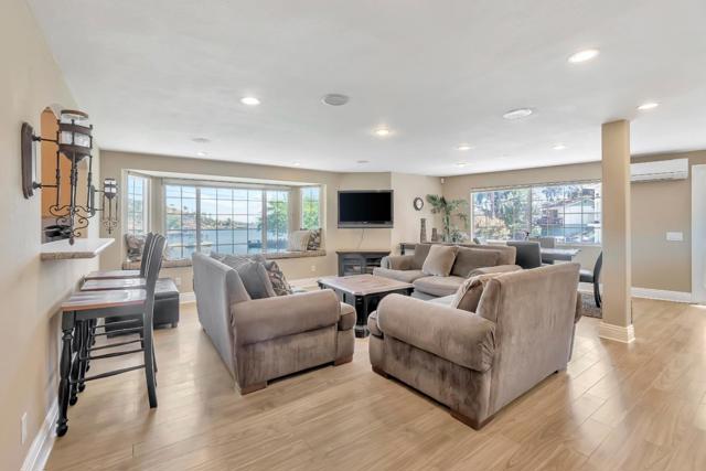 3848 Mariposa Drive, Clearlake CA: https://media.crmls.org/mediaz/8a96692b-ccad-45c5-ae33-bcb495e6c903.jpg