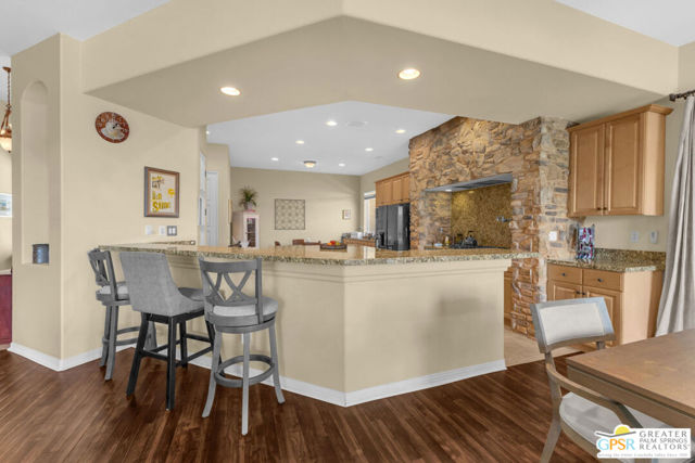 41728 Via Treviso, Palm Desert CA: https://media.crmls.org/mediaz/8a96928f-77be-4b4a-8c1b-ede6f4c9b549.jpg