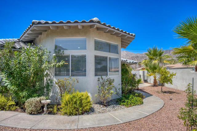 52775 Avenida Bermudas, La Quinta CA: https://media.crmls.org/mediaz/8a9767e3-02dd-401b-ab41-242364f295a2.jpg