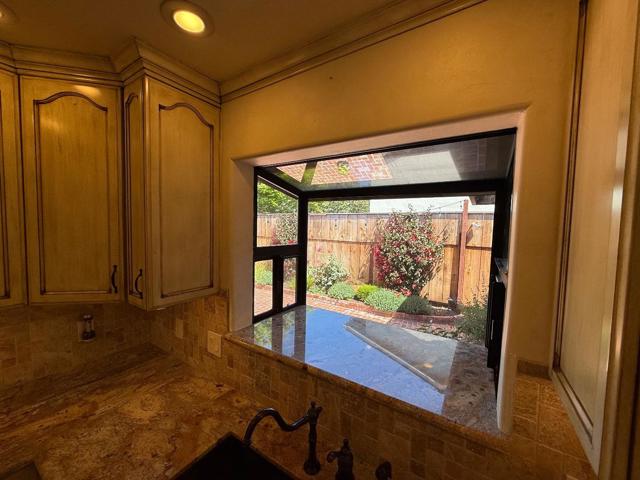 695 San Bruno Way, Salinas CA: https://media.crmls.org/mediaz/8a97cb5f-a6cd-4592-b431-b0b392ef75df.jpg