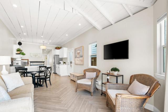 2727 E Cliff Drive, Santa Cruz CA: https://media.crmls.org/mediaz/8a97f2c9-146e-4ebc-be6d-bf2ab665f3a8.jpg