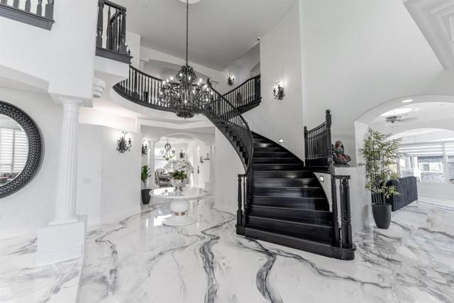 733 CLAYBURN CT, Alpine CA: https://media.crmls.org/mediaz/8a984e98-e698-403e-a26e-3bce8cf89439.jpg