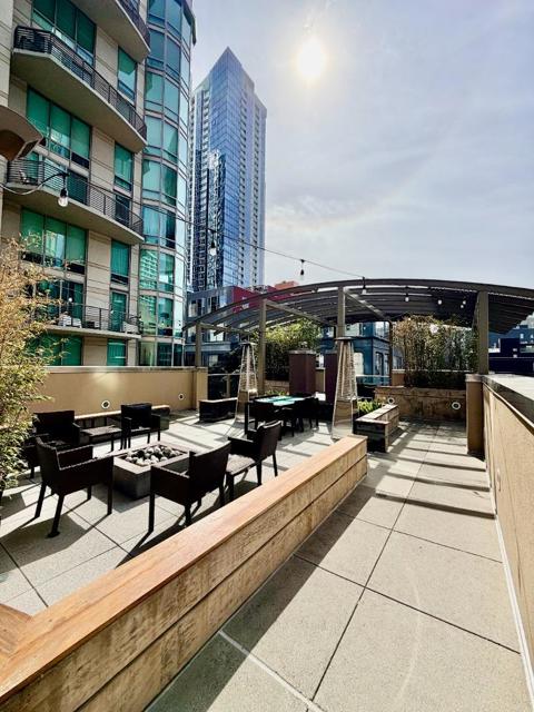 355 1st Street, San Francisco CA: https://media.crmls.org/mediaz/8a98f788-39c6-4b37-9e62-25183088c3d0.jpg