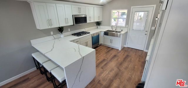 Image 3 of 25 For 20454 Strathern Street