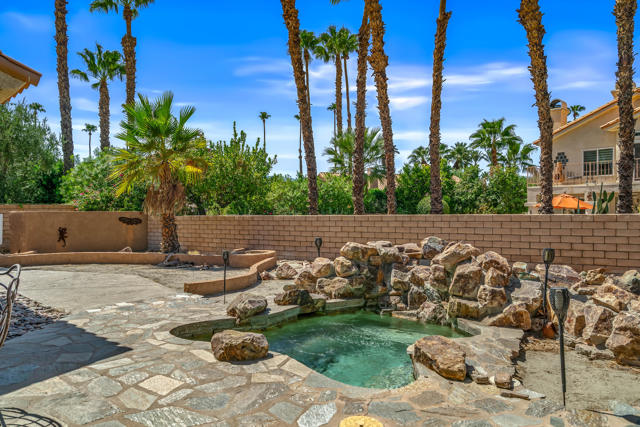 340 Augusta Drive, Palm Desert CA: https://media.crmls.org/mediaz/8a9986ab-8f0e-457c-8556-868723ff86fd.jpg