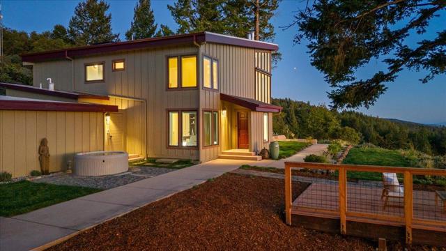 580 Rancho Prieta Road, Los Gatos CA: https://media.crmls.org/mediaz/8a99d626-e1c7-4b08-a1e6-2cdab8f2645f.jpg