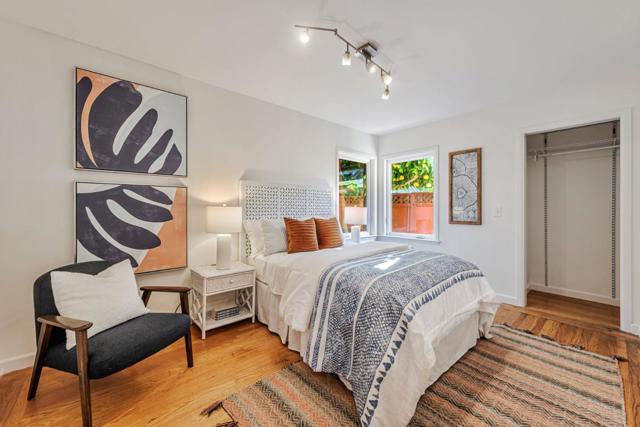3704 Fair Oaks Avenue, Menlo Park CA: https://media.crmls.org/mediaz/8a99ea36-1fe4-4af4-a206-4b56d1d06a63.jpg