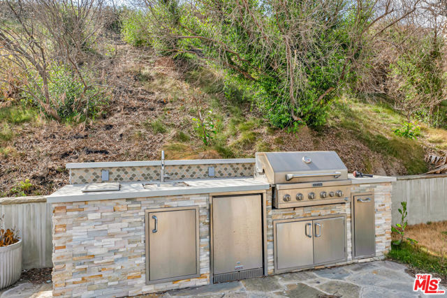 Drew Fenton | 3753 Malibu Vista Drive Malibu CA | MLS: 7431371