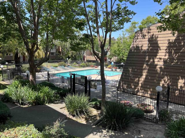 2121 Vale Rd, San Pablo CA: https://media.crmls.org/mediaz/8a9b6707-aaf3-481b-9303-c21af40b7186.jpg