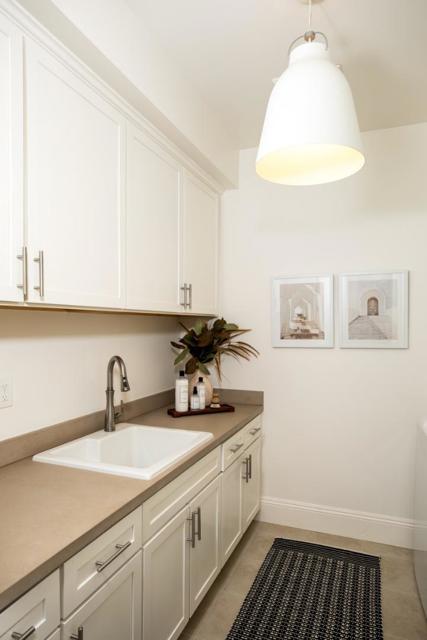 100 1st Street, Los Altos CA: https://media.crmls.org/mediaz/8a9bafc0-b09b-4039-84f2-109043b0189a.jpg