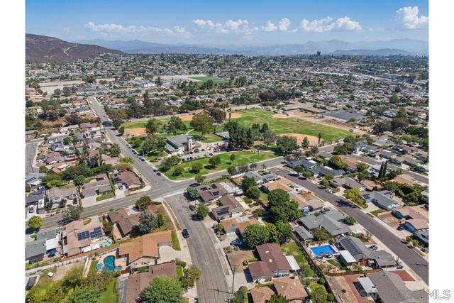 6387 Lake Badin Ave, San Diego CA: https://media.crmls.org/mediaz/8a9bc5a0-c151-4a10-8d4f-90aff7b527e9.jpg