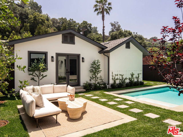 1456 Hepner Avenue, Los Angeles CA: https://media.crmls.org/mediaz/8a9c0ab0-efd4-4f70-b1fd-4bb54c6a8f19.jpg