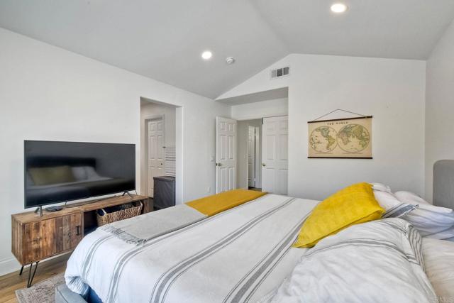 Detail Gallery Image 20 of 29 For 6586 Daylily Dr, Carlsbad,  CA 92011 - 3 Beds | 2/1 Baths