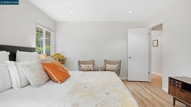5517 Kirkwood Dr, Concord CA: https://media.crmls.org/mediaz/8a9c375b-8d80-4fc0-8252-66d113f0e135.jpg