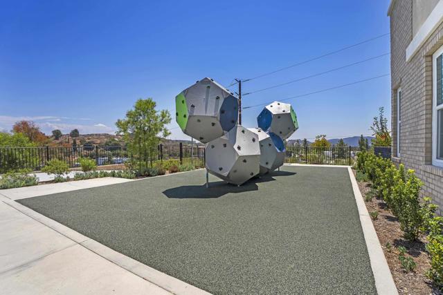 1221 Sunrise View, San Marcos CA: https://media.crmls.org/mediaz/8a9c7b20-4d17-49a7-8a7e-6a8692d6033a.jpg