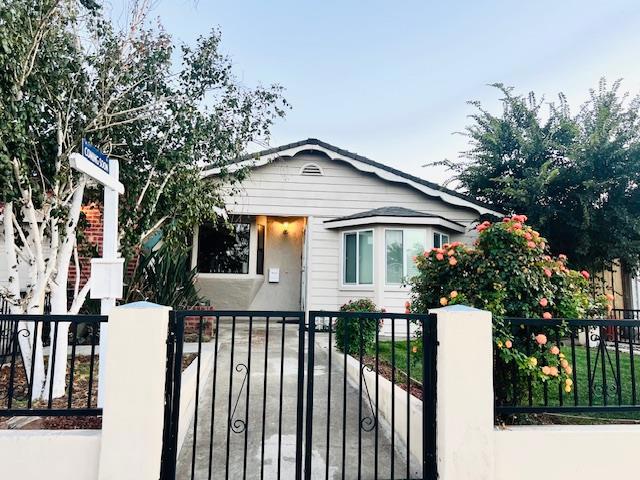 780 Welburn Avenue, Gilroy CA: https://media.crmls.org/mediaz/8a9ca583-e3b5-4c36-aa0b-e16233cecd0e.jpg