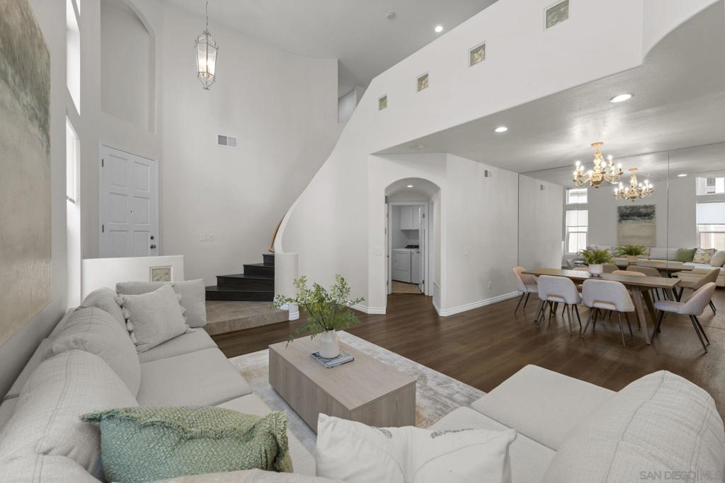 MLS #250033731SD img 3