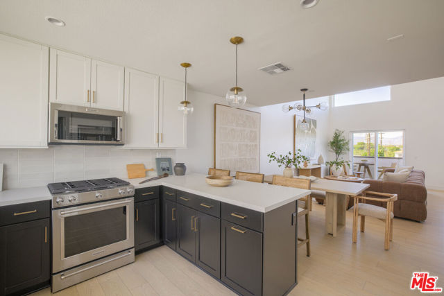 11214 Victory Boulevard, 6 photo 16