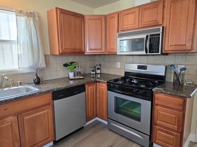 465 Flower Avenue, Santa Rosa CA: https://media.crmls.org/mediaz/8a9e5b4d-1364-43b9-8f58-5c4fe3e88d4c.jpg