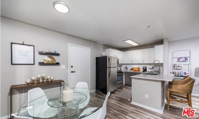 245 PINE Avenue, Long Beach CA: https://media.crmls.org/mediaz/8a9eb497-3fb9-4504-9d36-9d87e8aa5cb1.jpg