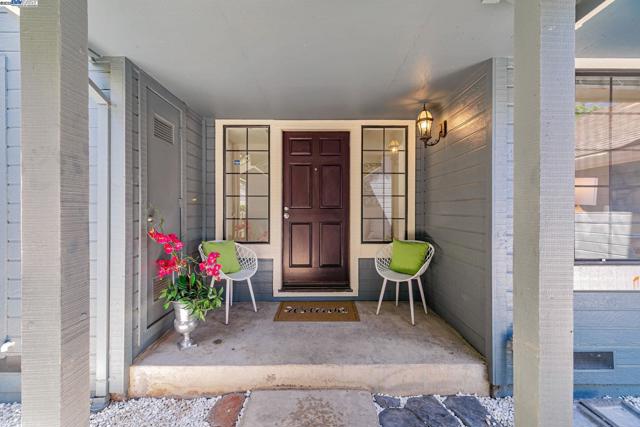 636 Praderia Cir, Fremont CA: https://media.crmls.org/mediaz/8a9f1165-d0fa-4d71-9390-5b621557f535.jpg