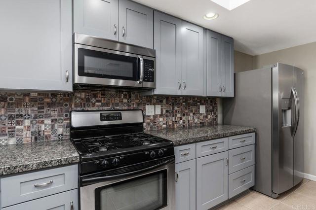 Image 15 of 42 For 22874 Canyon Lake Drive