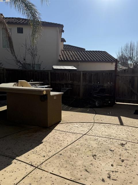 Image 25 of 44 For 9471 Mourverde Court