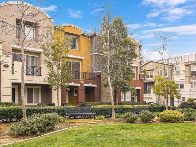 8732 Esplanade Park Lane, San Diego CA: https://media.crmls.org/mediaz/8aa0ef6f-cc70-4c6e-8076-b9ff7ba8fe7b.jpg