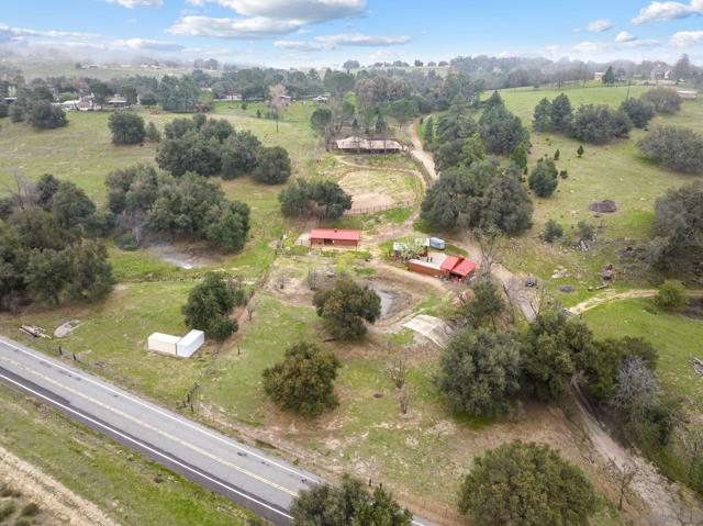 25394 Mesa Grande Rd, Santa Ysabel CA: https://media.crmls.org/mediaz/8aa14c1d-5548-4751-ae97-1acb981ce19e.jpg